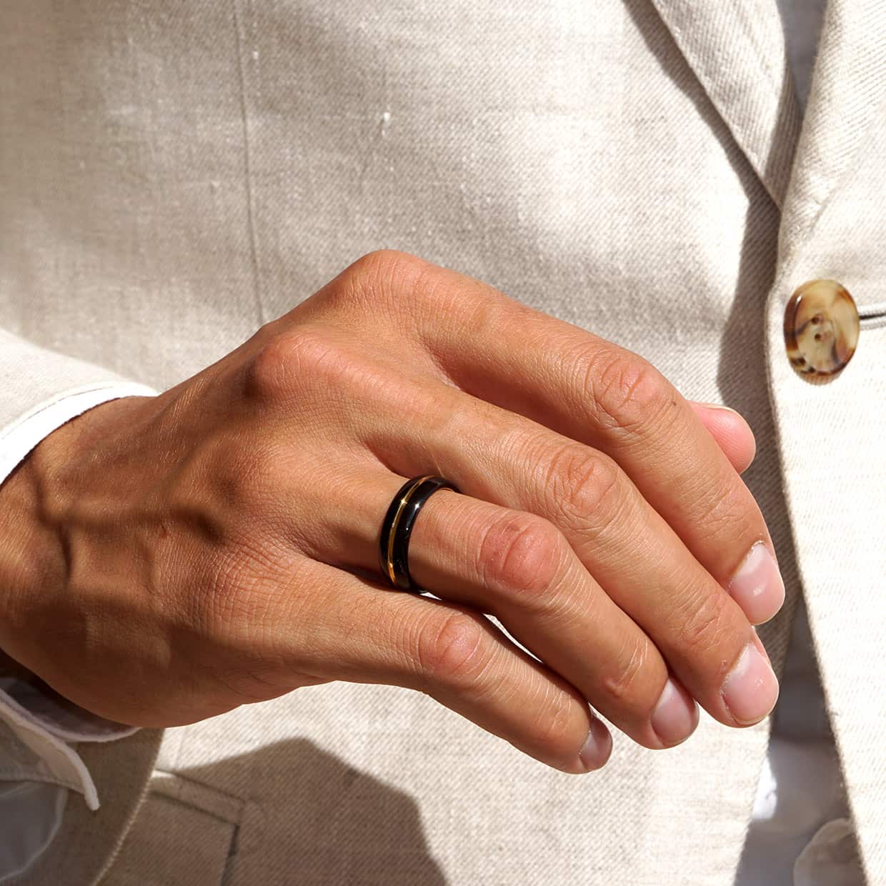 Tungsten ring sort & guld bred