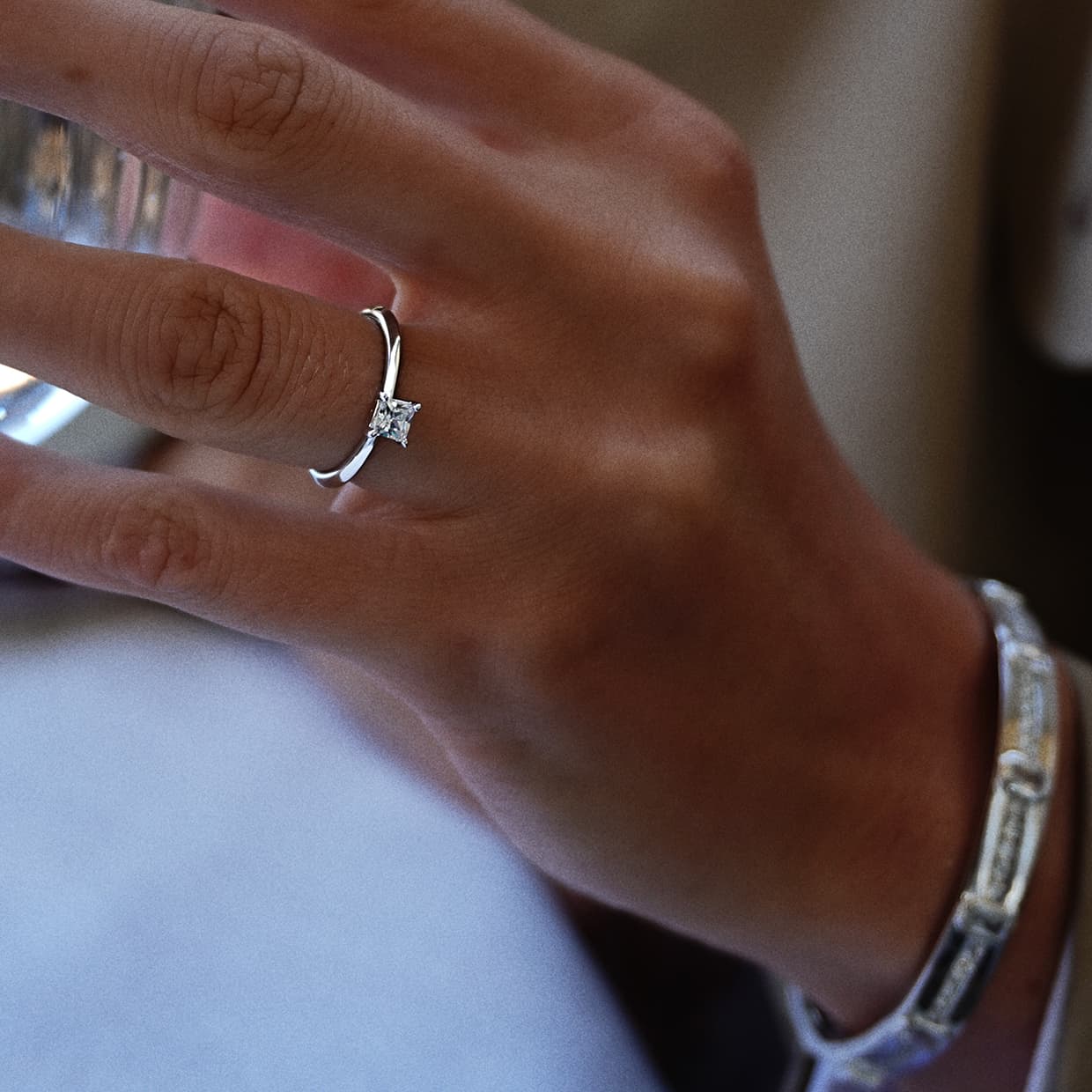 Portofino forlovelsesring med hvidgulds solitaire firkantet diamant