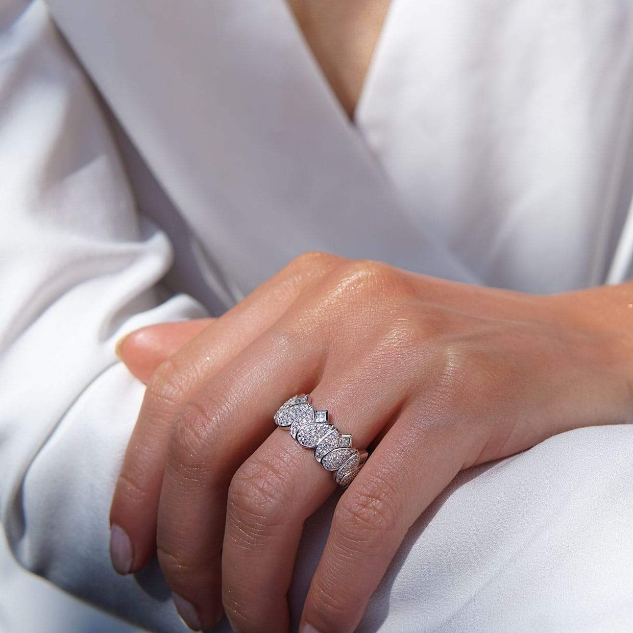 Flora tulipan ring med sten