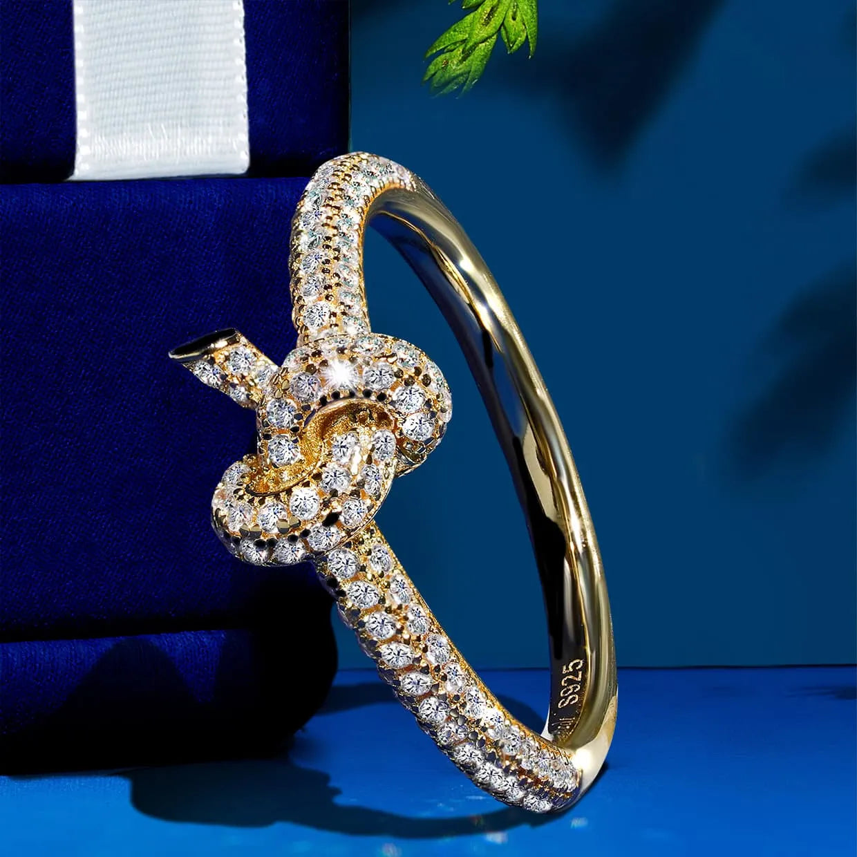 Equestrian knot ring i forgyldt sterling sølv