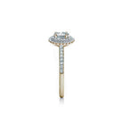 Valentina oval diamant halo forlovelsesring med hvid safir