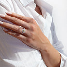 Gul cushion safir forlovelsesring med dobbelt diamant halo