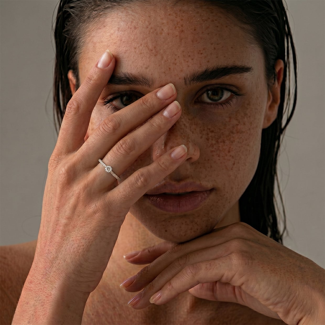 Oxford round cut solitaire ring i guld