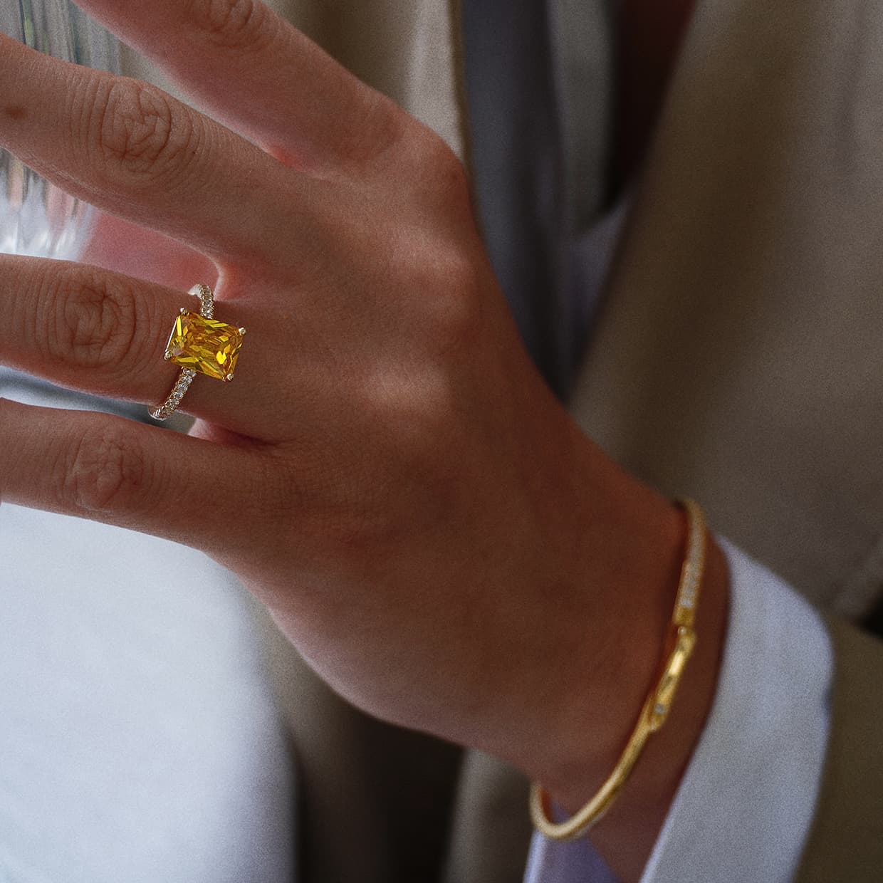 Oxford gul radiant solitaire ring